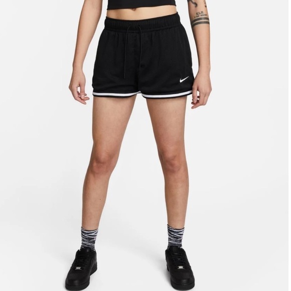 NWT Nike Essentials Mesh Shorts Plus Size Black/White - Picture 1 of 8